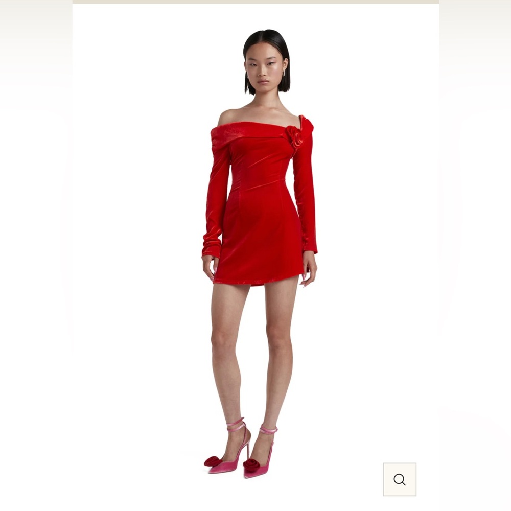 NWT!! Gorgeous red dress - perfect for the holidays